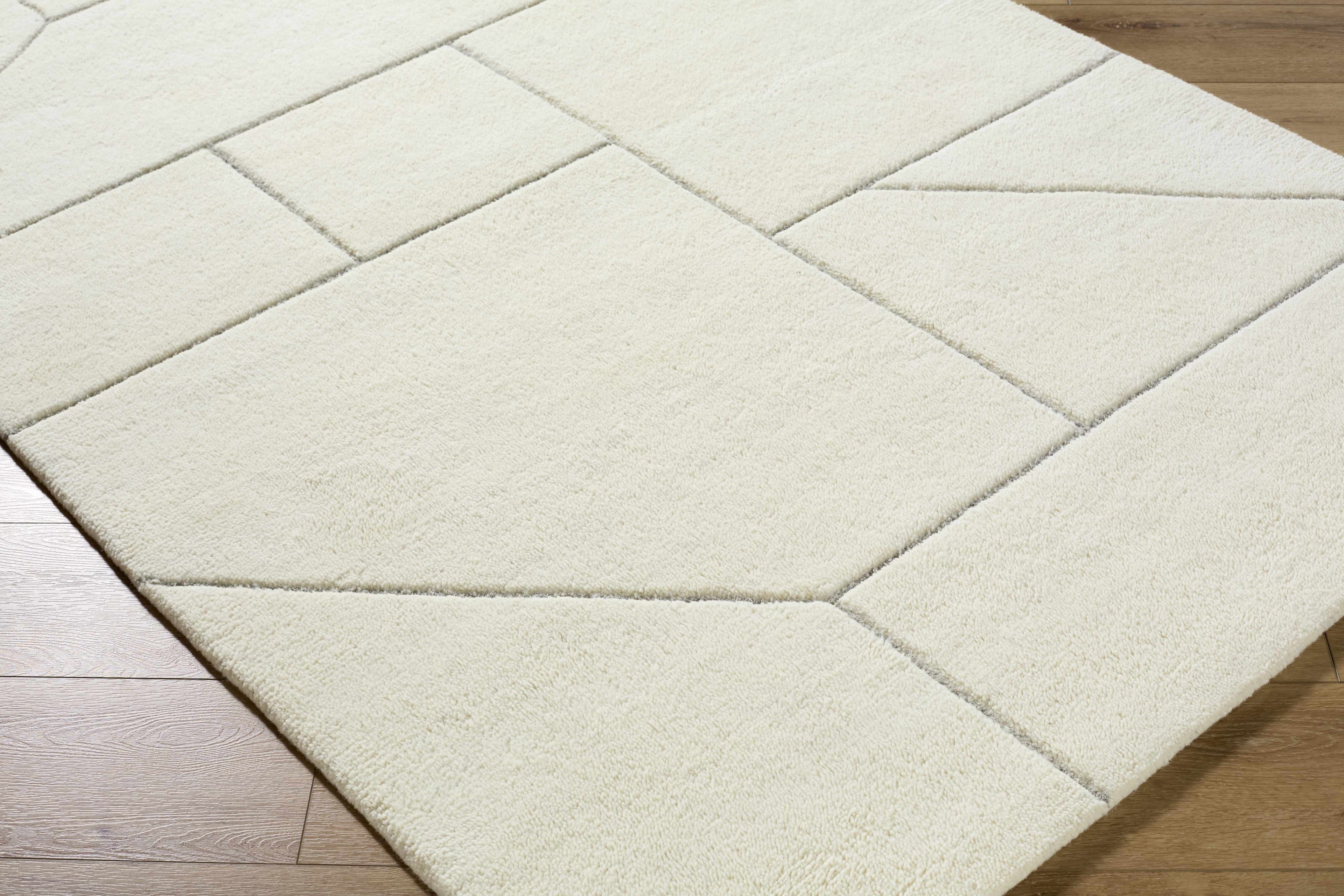 Alaina Area Rug