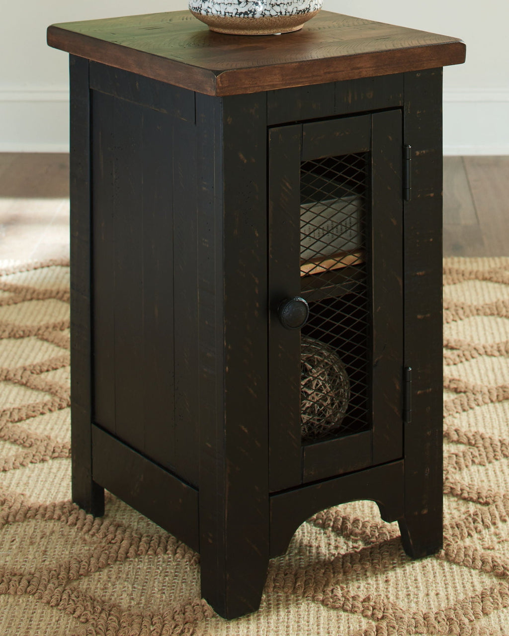 Valebeck - Chair Side End Table - Black / Brown-2