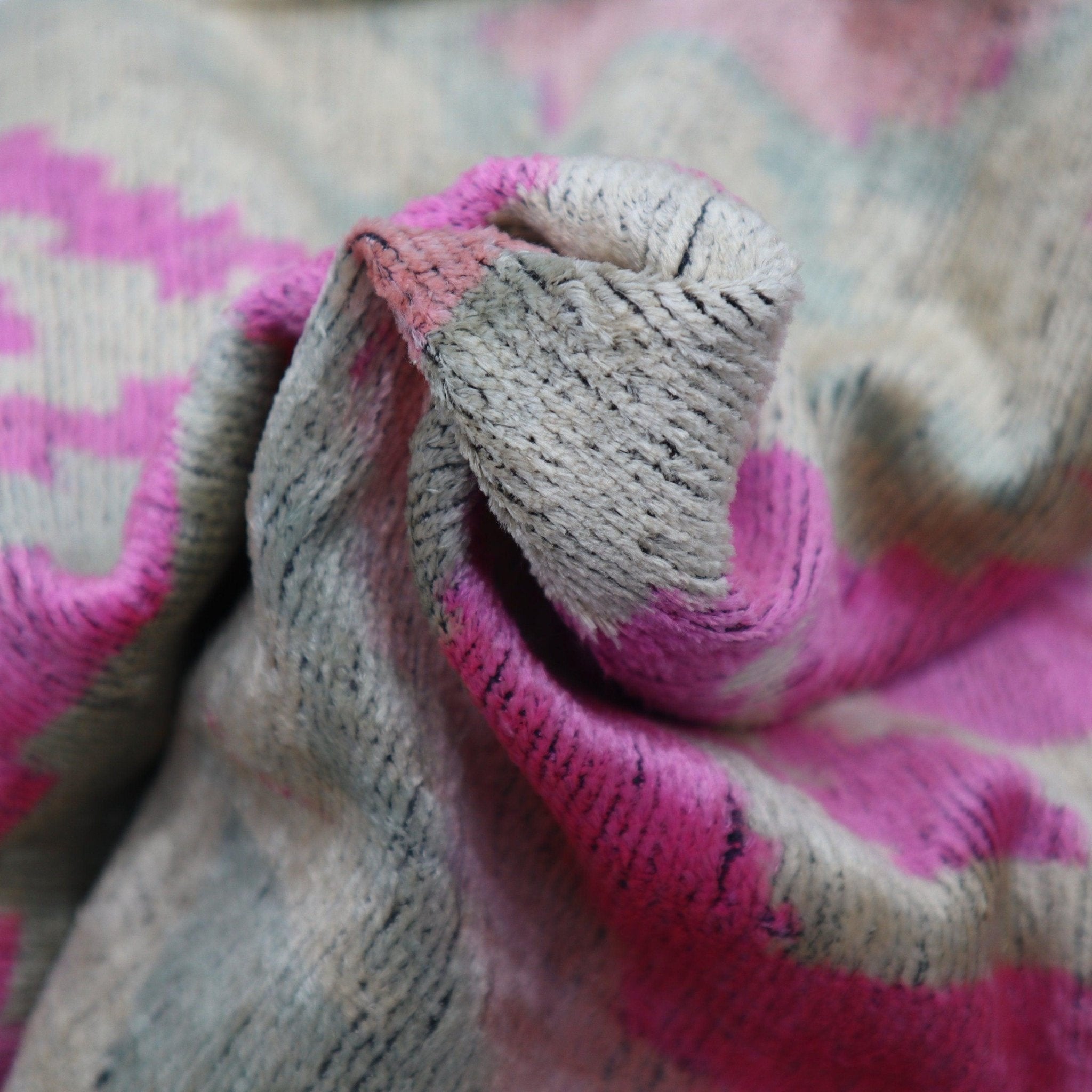 Canvello Luxury Pink Velvet Throw Pillows - 16x24