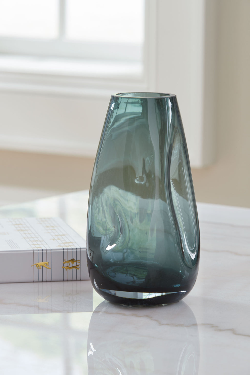 Beamund - Vase - 9"-2